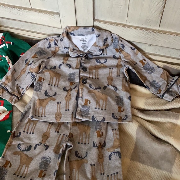 Carter’s Simple Joy baby sleepwear. One 12 month one 18 month - Picture 5 of 7